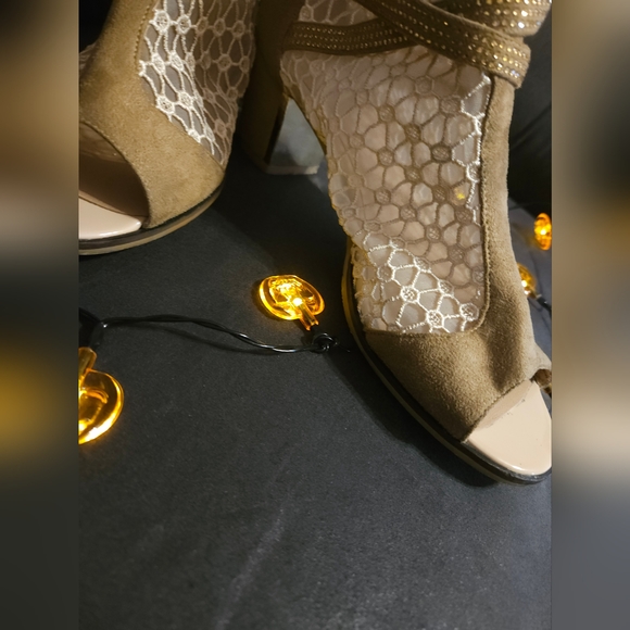 MIDNIGHT VELVET  Peep Toe Lace zip up Ankle Booties sz9 - Picture 10 of 16